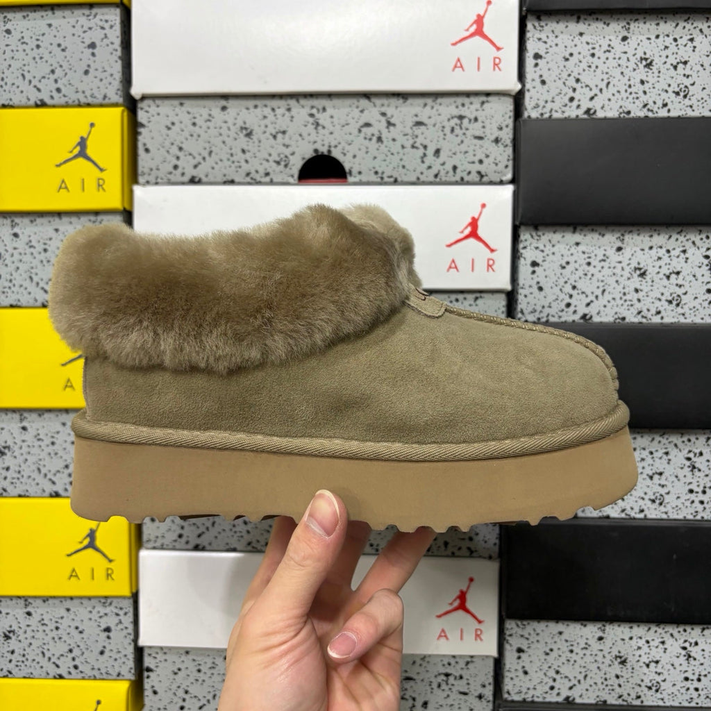 UGG Classic Mini II Platform Boot with Shearling Collar, 3cm Chunky Platform Sole & Tonal Lug Outsole in Taupe