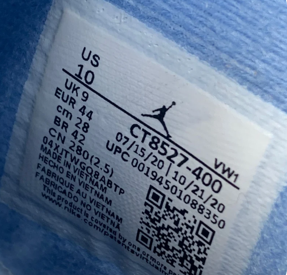Air Jordan 4 Retro 'University Blue' Sneakers