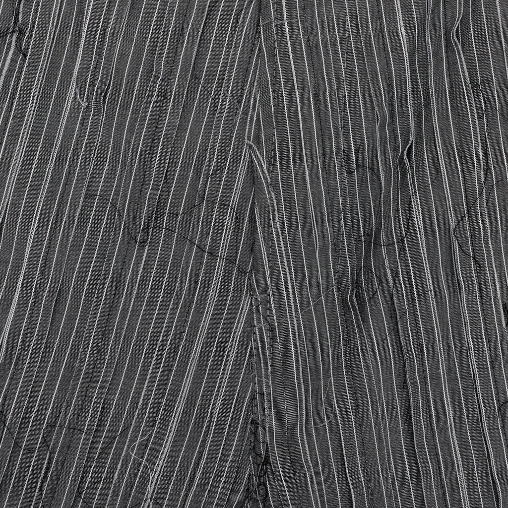 GRAY EXPOSED SEAM MID LENGTH SHORTS