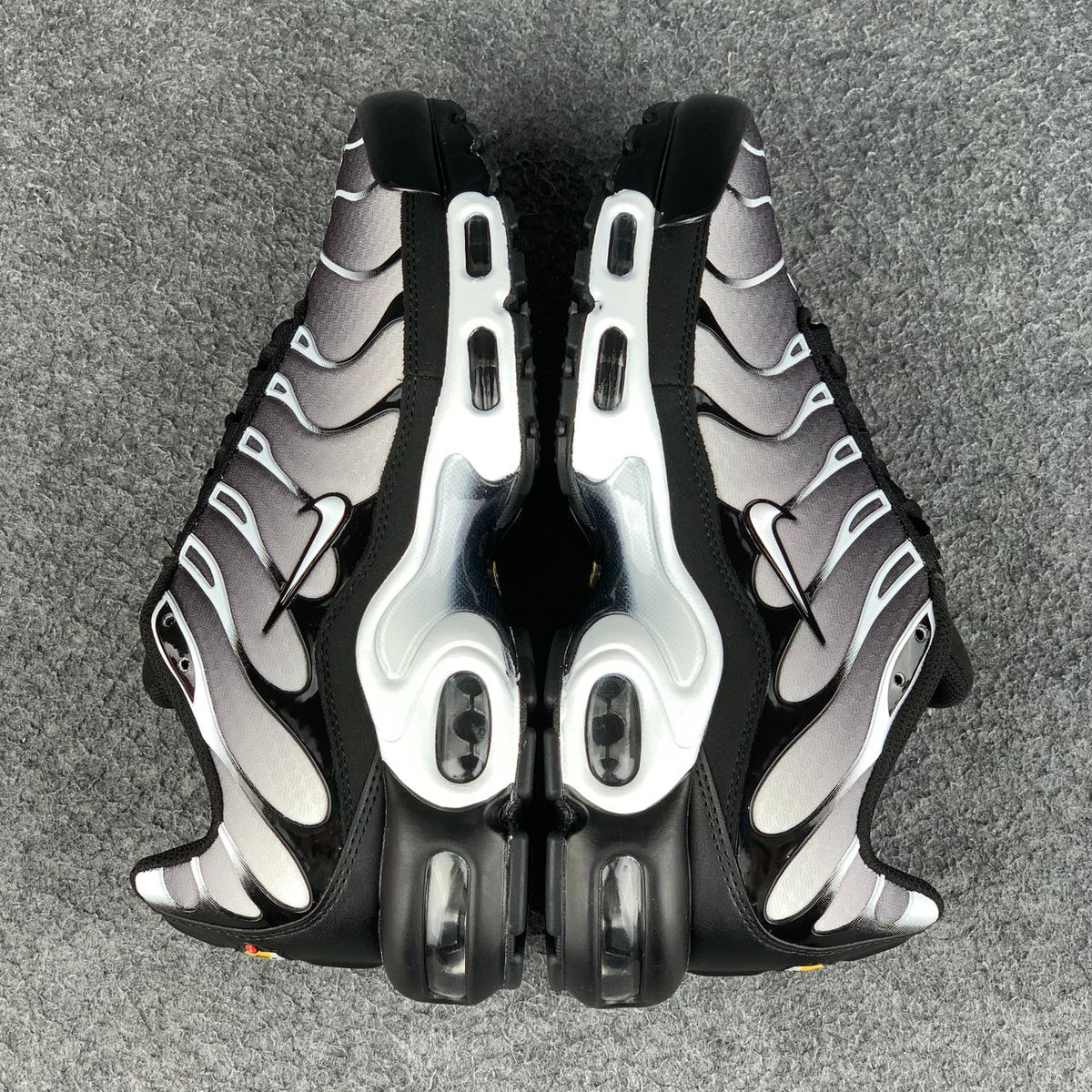 Air Max Plus 'Black Metallic Silver'