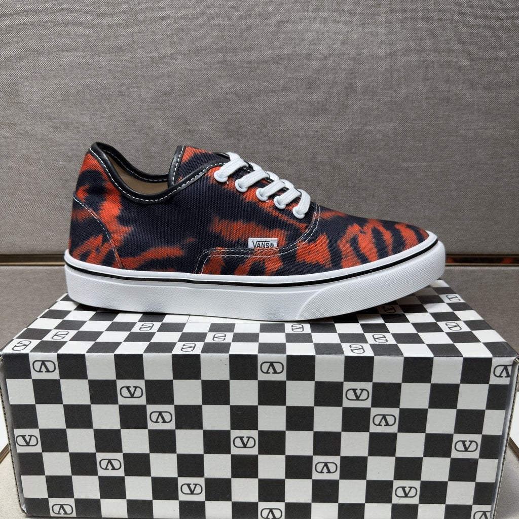 Vans Men's Navy Orange Stripe Low-Top Sneakers