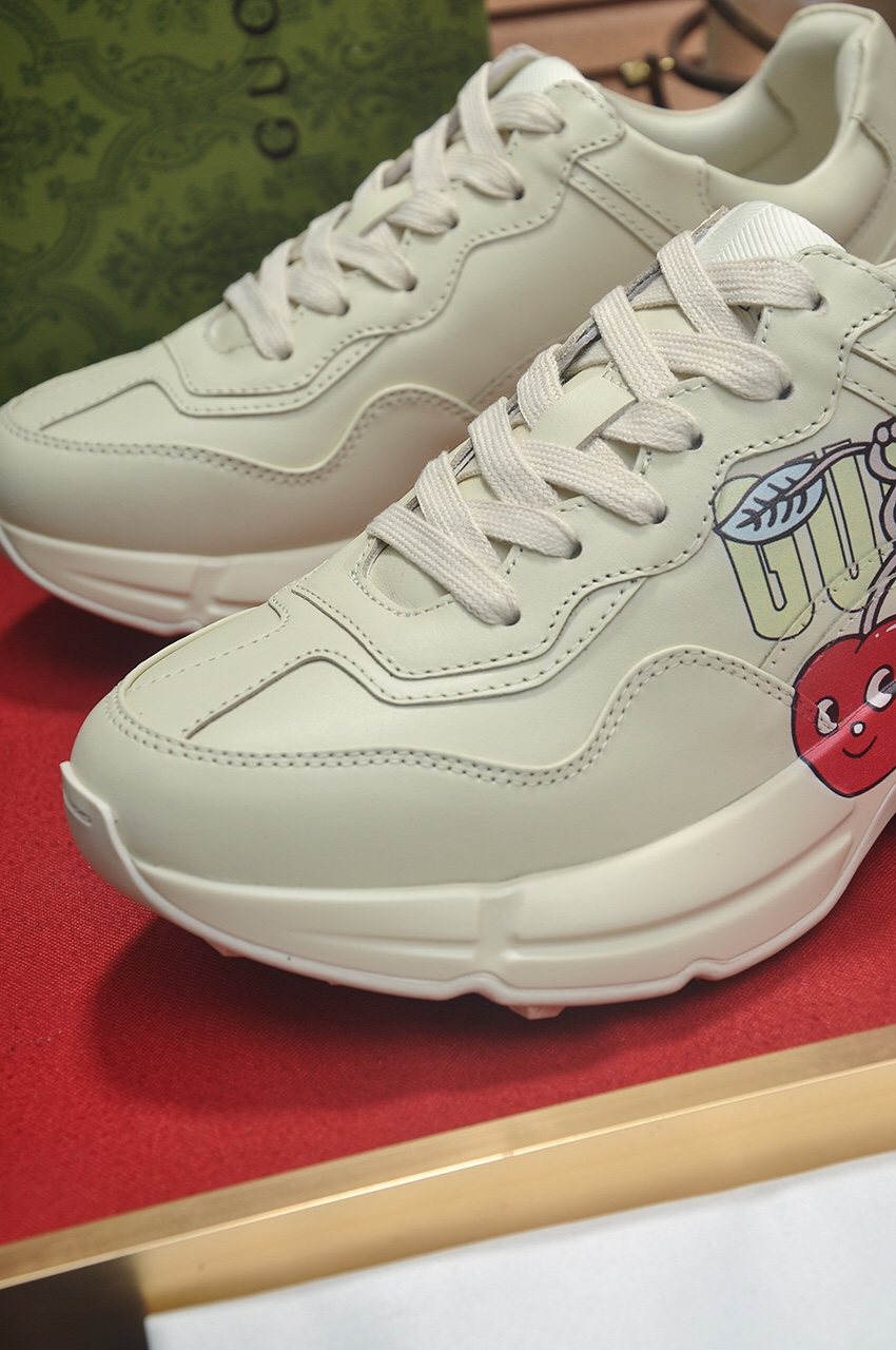 Gucci Off-White Graphic Sneakers - Layered Upper And Thick Treaded Sole