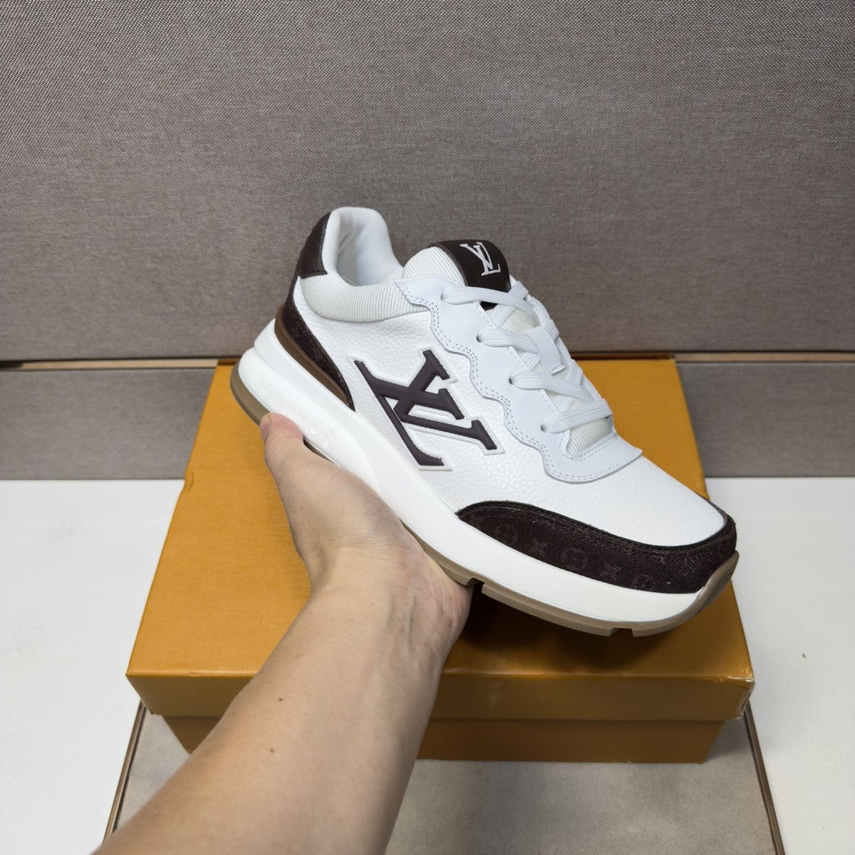 Louis Vuitton Contrast-Trim Low-Top Sneakers